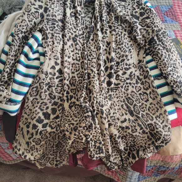 Cat Print Cover Thingy - Picture 4 of 4